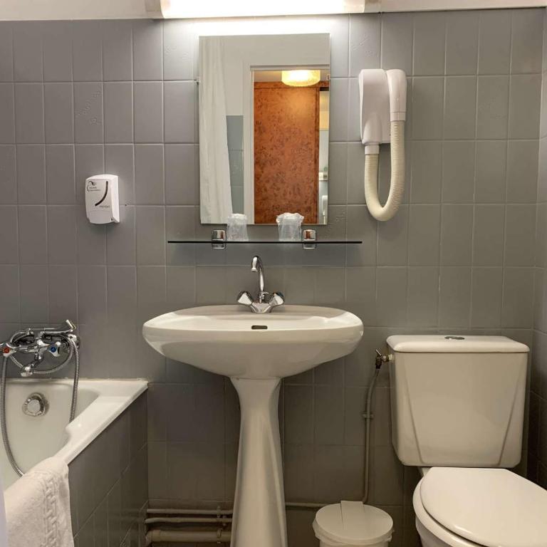 Appartement refait à neuf avec vue mer, WIFI et balcon à Perros-Guirec - FR-1-368-59 - Apartment (4 Erwachsene) - 5