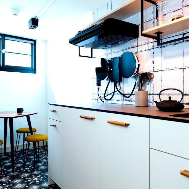 The Lubo - self check-in - Design Doppelzimmer & Küchenzeile - 4