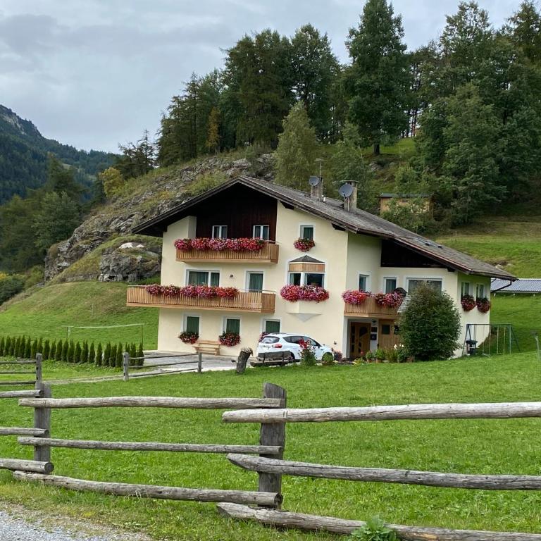 Haus an der Schanz - Two-Bedroom Apartment - 1