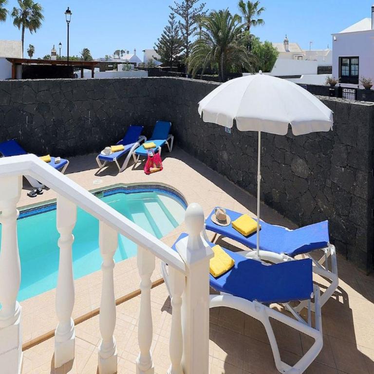 Cosy Lanzarote Villa 3 Bedrooms Heated Pool Villa Honey - Three-Bedroom Villa - 4