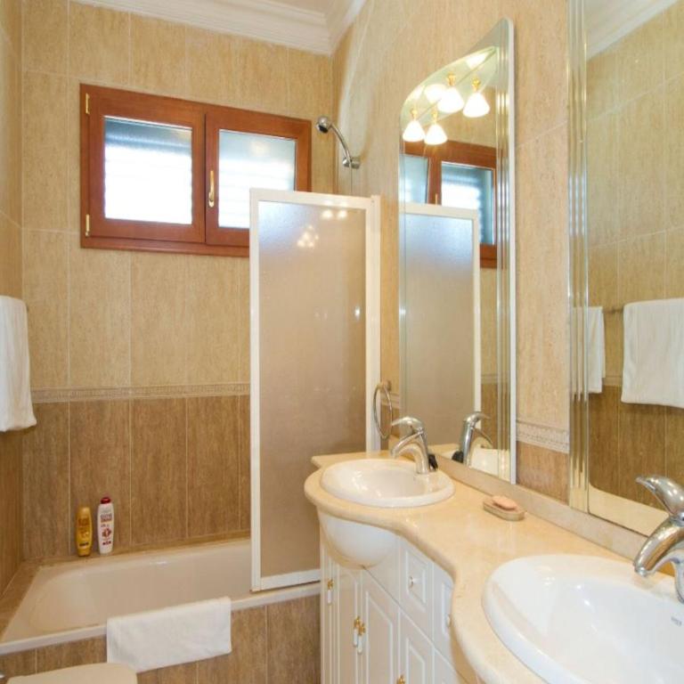 Cosy Lanzarote Villa 3 Bedrooms Heated Pool Villa Honey - Three-Bedroom Villa - 20