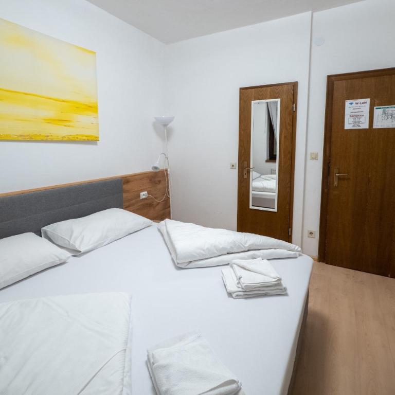 Hotel Heimgartl - Doppelzimmer mit eigenem Bad - 6