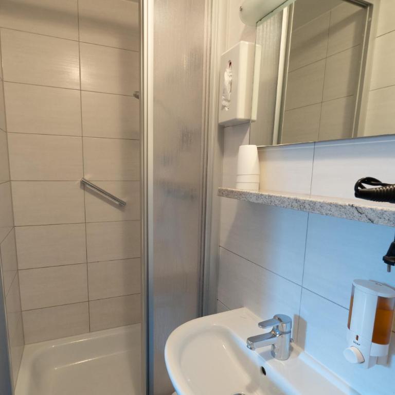 Hotel Heimgartl - Superior Dreibettzimmer - 7