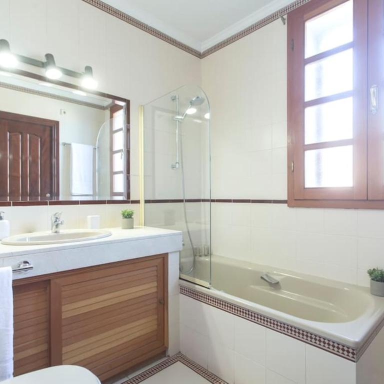 Andalusian villa on the sea and the bay of Malaga - Villa - 29