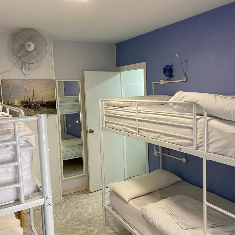 Oh! My Hostel - Bed in 6-Bed Mixed Dormitory Room with Private Bathroom - 14