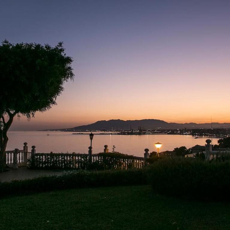 Andalusian villa on the sea and the bay of Malaga - Villa - 77