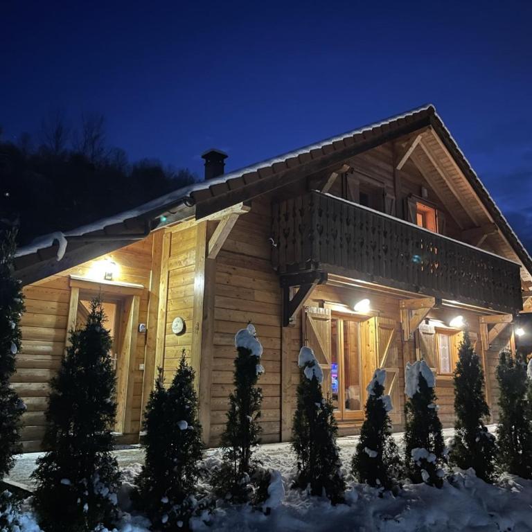 ⁂⁂ LE NID DE PIERRE & JULIE [CLEDICIHOME] 2 pas du centre ville / SPA & TERASSE AMENAGEE ⁂⁂ - Chalet - 2