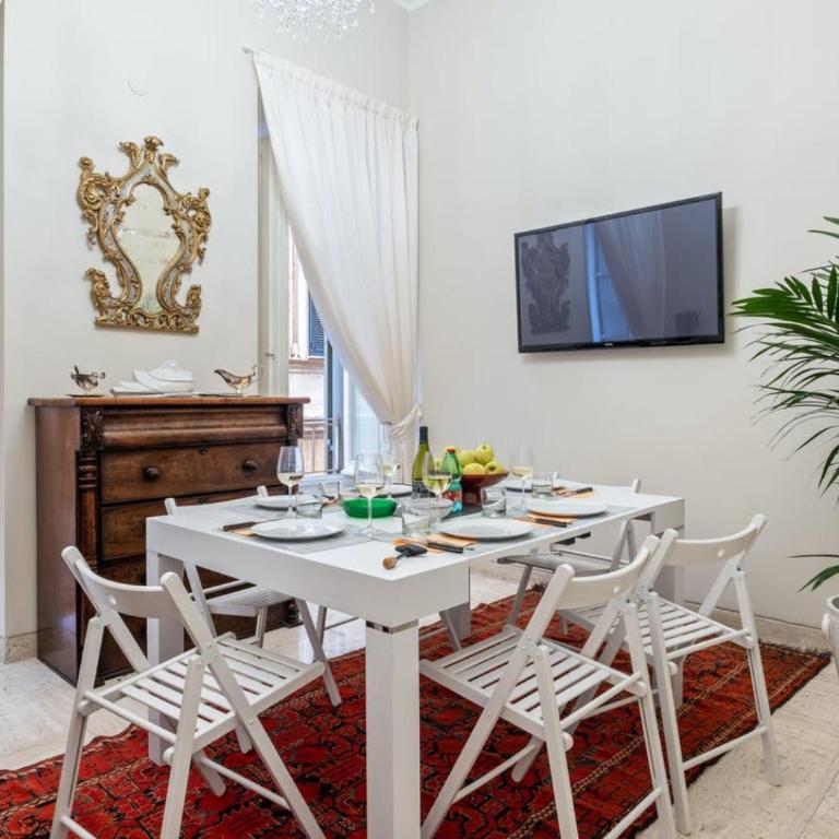Lux and Charme between Trevi and Pantheon - Three-Bedroom Apartment - 3