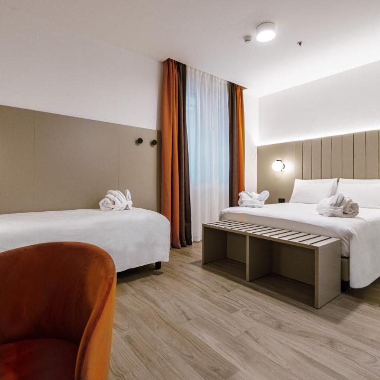 BB Hotels Smarthotel Duomo - Camera Tripla Superior - 28
