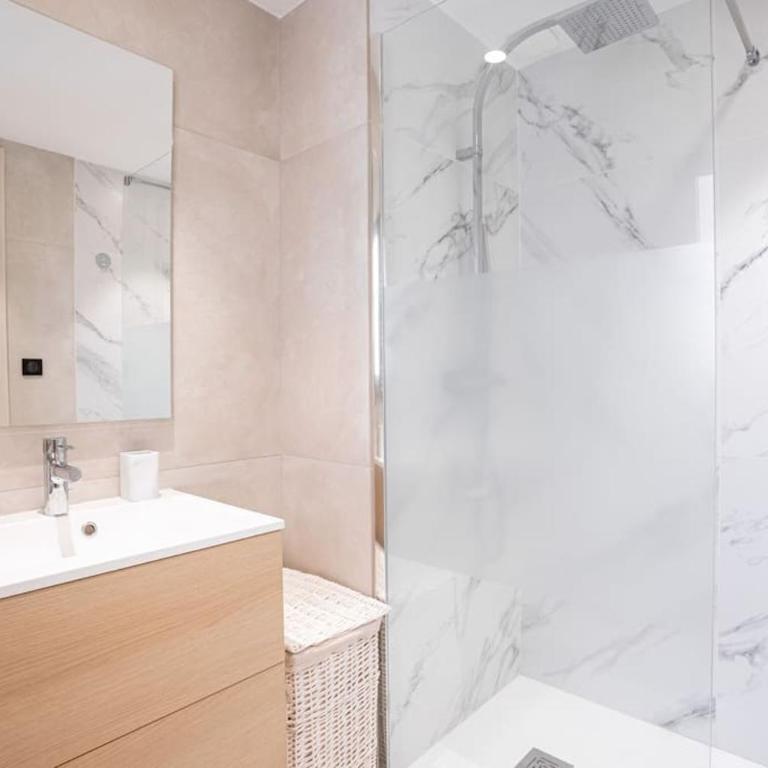 Amazing Apartment With Private Terrace & Full Air Conditioning - Walk To The Beach, La Croisette! - Latour Maubourg 18 by Halldis - Apartamento de 2 dormitorios - 5
