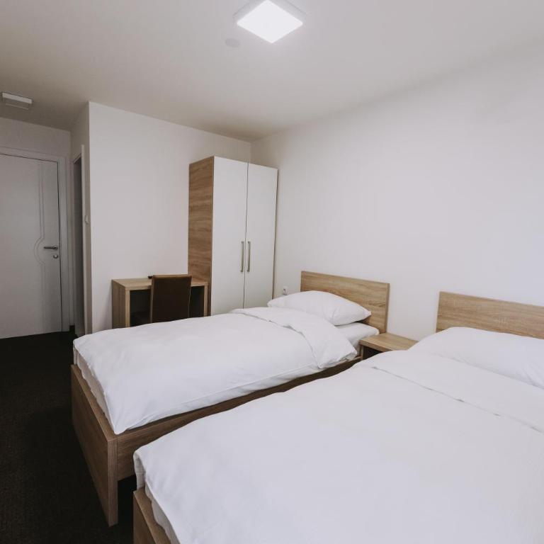 Hotel Tanja - Standardna Trokrevetna Soba - 2