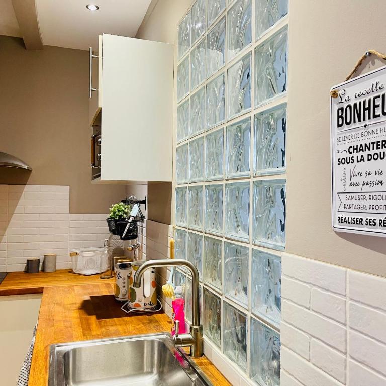 Maison Gabriel - Logement charmant au cœur de la Cité Médiévale - T3 75m2 - Appartamento con 2 Camere da Letto - 17