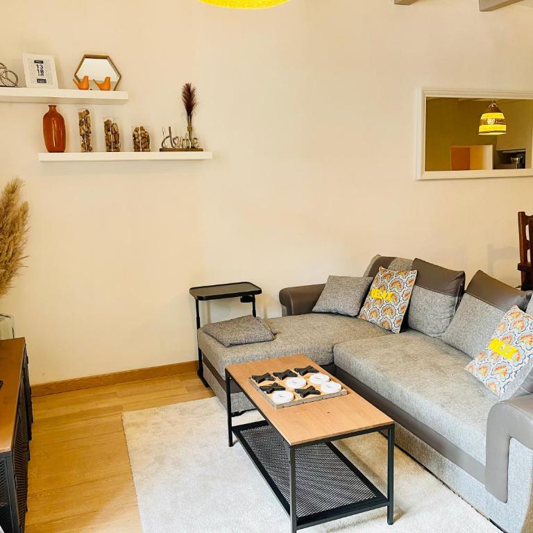 Maison Gabriel - Logement charmant au cœur de la Cité Médiévale - T3 75m2 - Appartamento con 2 Camere da Letto - 10