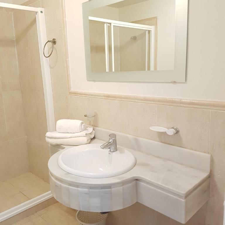 Apartamento Pelicanos Golf & Beach - spacious and modern with terrace and private pool - Two-Bedroom Apartment - 11