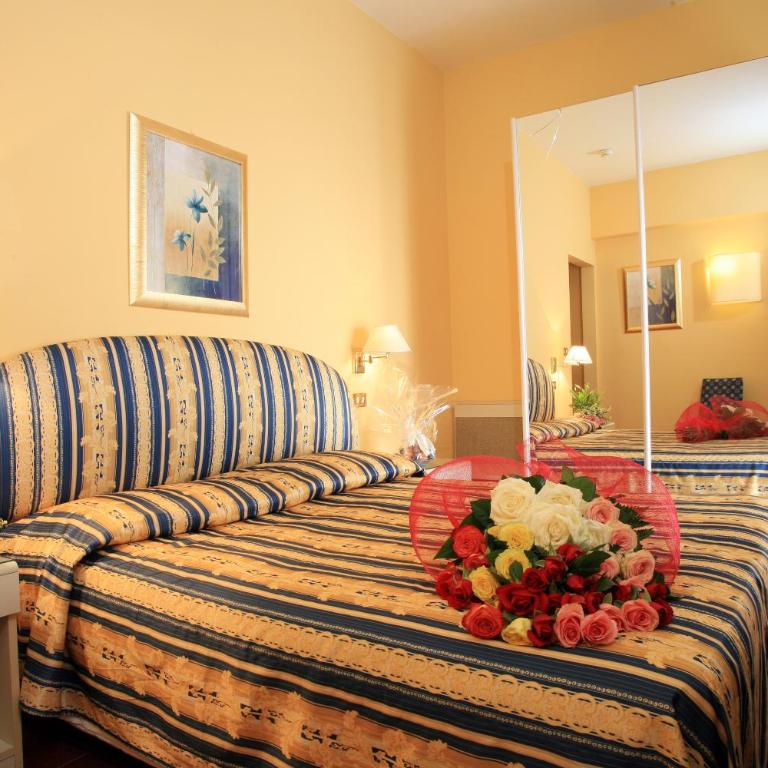 Hotel Nuovo Savi - Standard Vierbettzimmer - 1