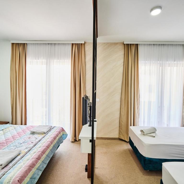Hotel Halibas - Luksuzna Četvorokrevetna Soba - 12