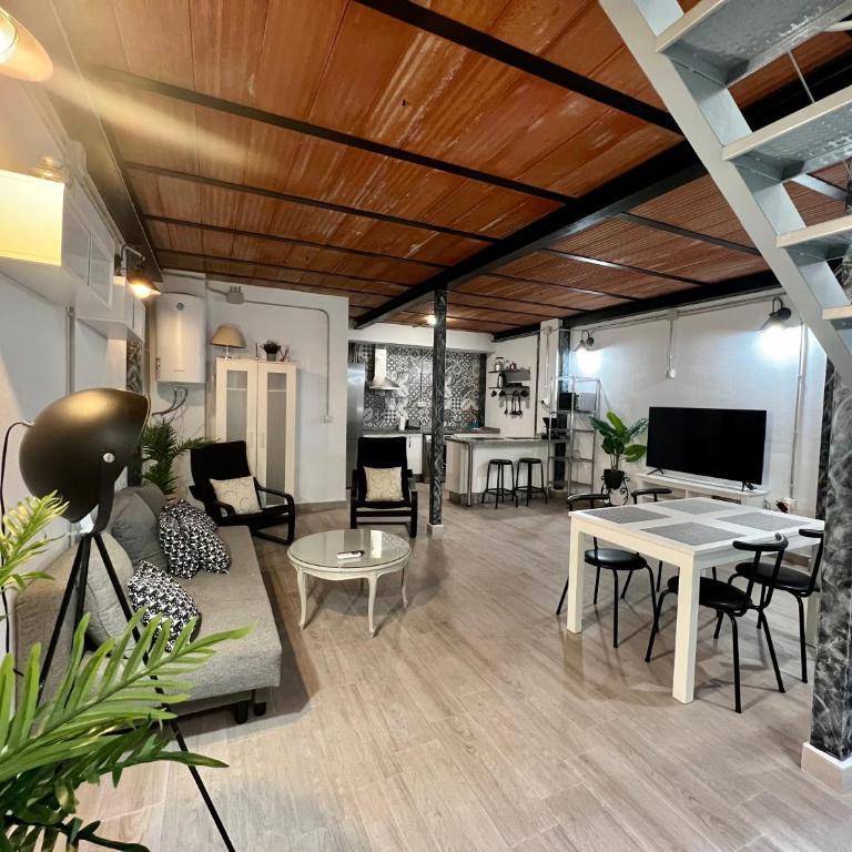 Duplex Huelin III & Beach by ELE Apartments - Apartamento de 2 dormitorios - 1