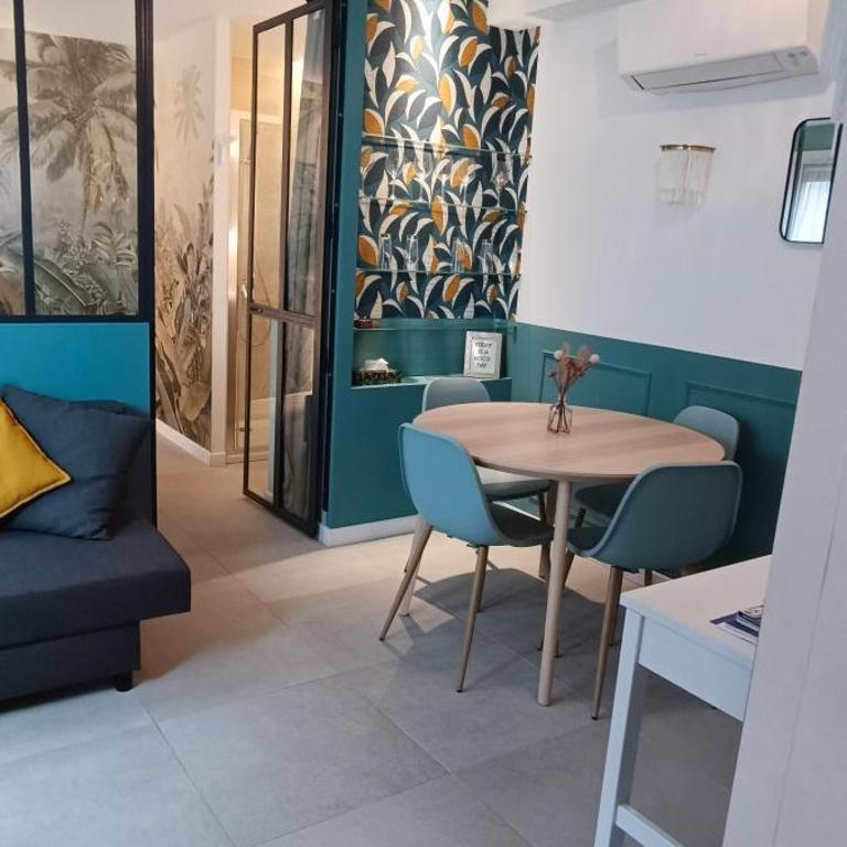 Magnifique T2 centre ville 5 min à pieds des Arènes de Nîmes - Apartment mit 1 Schlafzimmer - 5