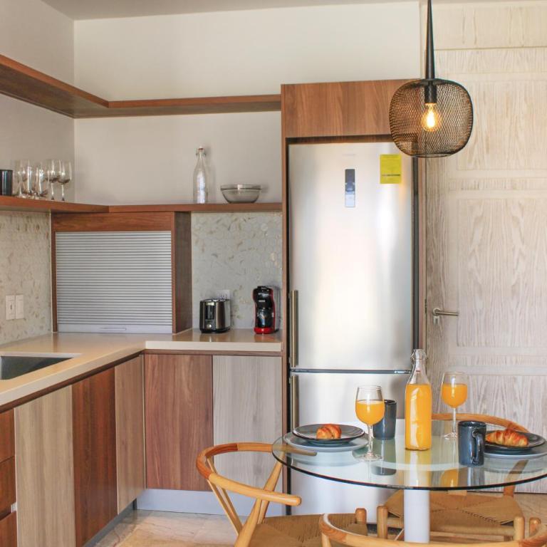 Singular Dream Vacation Rentals - Suite con balcón - 8