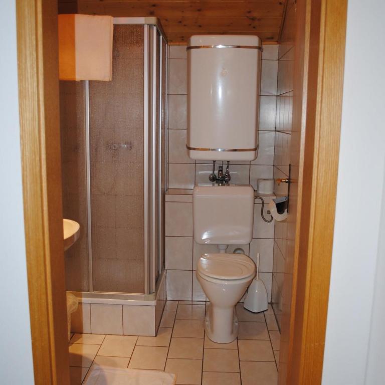 Gästehaus Lindermuth - Apartment mit 2 Schlafzimmern und Balkon - 5