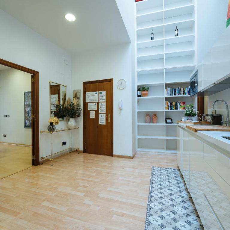 HomeySeville-Amazing Views Cathedral Tomas de Ibarra - 8 pax, Parking Optional - Apartamento de 3 dormitorios - 26