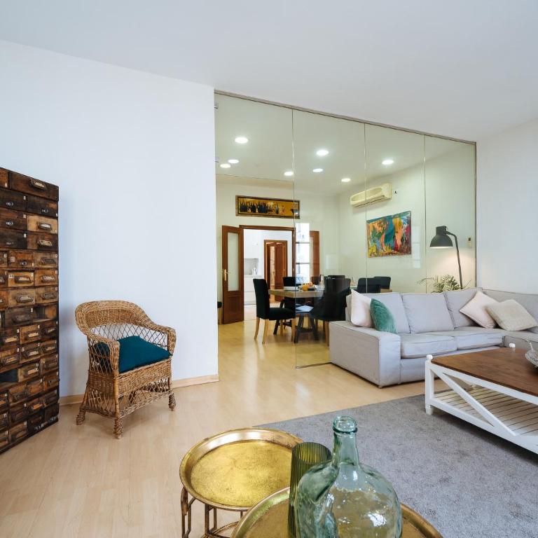 HomeySeville-Amazing Views Cathedral Tomas de Ibarra - 8 pax, Parking Optional - Apartamento de 3 dormitorios - 12
