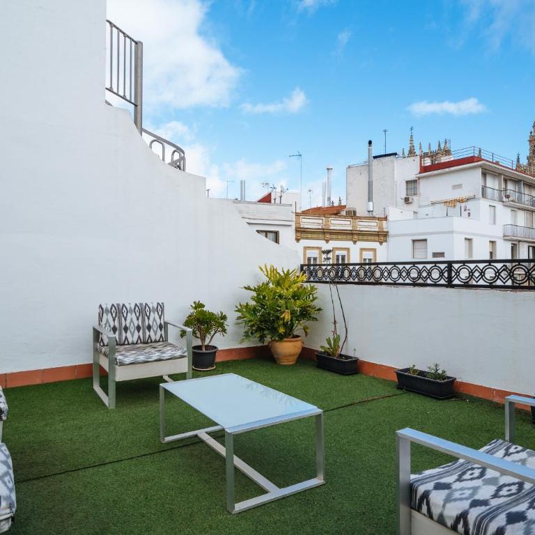 HomeySeville-Amazing Views Cathedral Tomas de Ibarra - 8 pax, Parking Optional - Apartamento de 3 dormitorios - 76