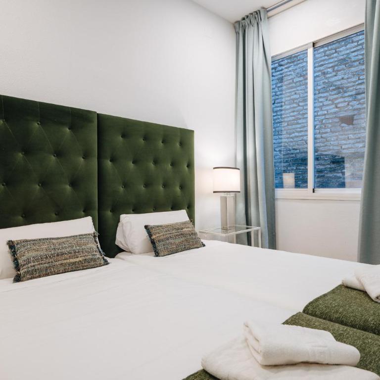 HomeySeville-Amazing Views Cathedral Tomas de Ibarra - 8 pax, Parking Optional - Apartamento de 3 dormitorios - 57