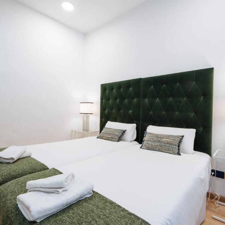 HomeySeville-Amazing Views Cathedral Tomas de Ibarra - 8 pax, Parking Optional - Apartamento de 3 dormitorios - 49