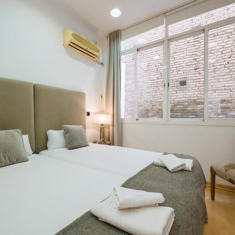 HomeySeville-Amazing Views Cathedral Tomas de Ibarra - 8 pax, Parking Optional - Apartamento de 3 dormitorios - 77