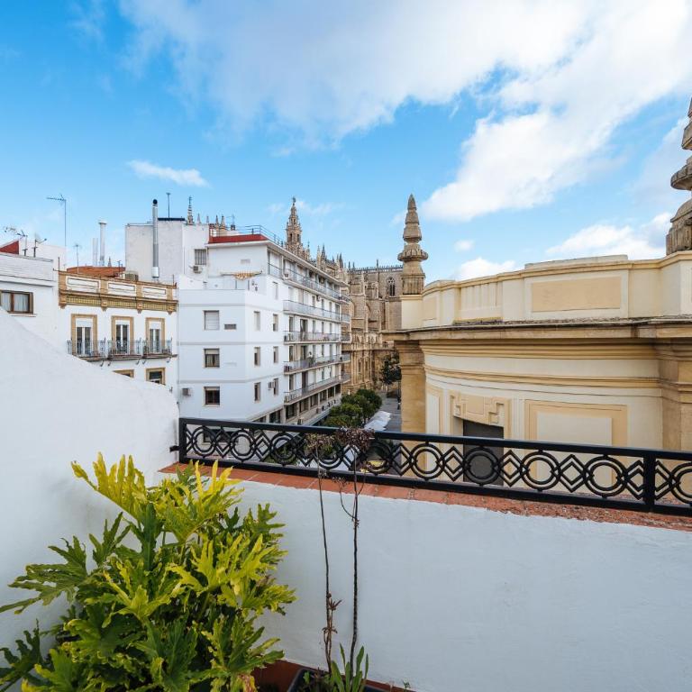HomeySeville-Amazing Views Cathedral Tomas de Ibarra - 8 pax, Parking Optional - Apartamento de 3 dormitorios - 83