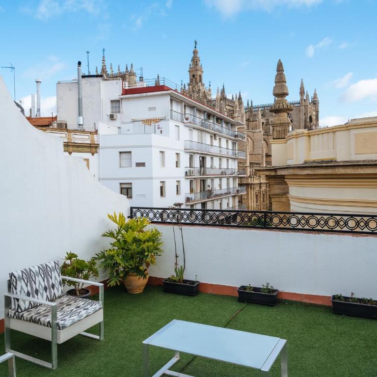 HomeySeville-Amazing Views Cathedral Tomas de Ibarra - 8 pax, Parking Optional - Apartamento de 3 dormitorios - 88