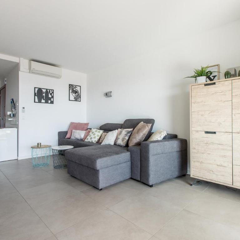 LB Vacation Rentals I Admire Panoramic Ocean Views Through Walls of Windows - Appartement Deluxe - 13