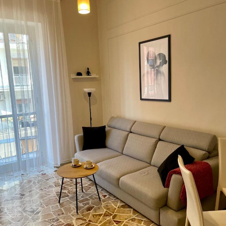 Two Balcony Central Bari - Appartamento con Balcone - 2
