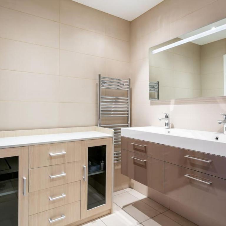 Appartement T4 Centre Ville Séte tout confort 3 chambres - Appartement 3 Chambres - 12