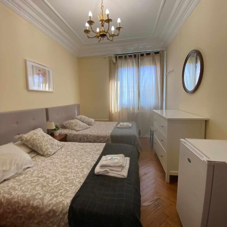 FlipHouse Rooms Pensión⭐ - Large Double Room - 1
