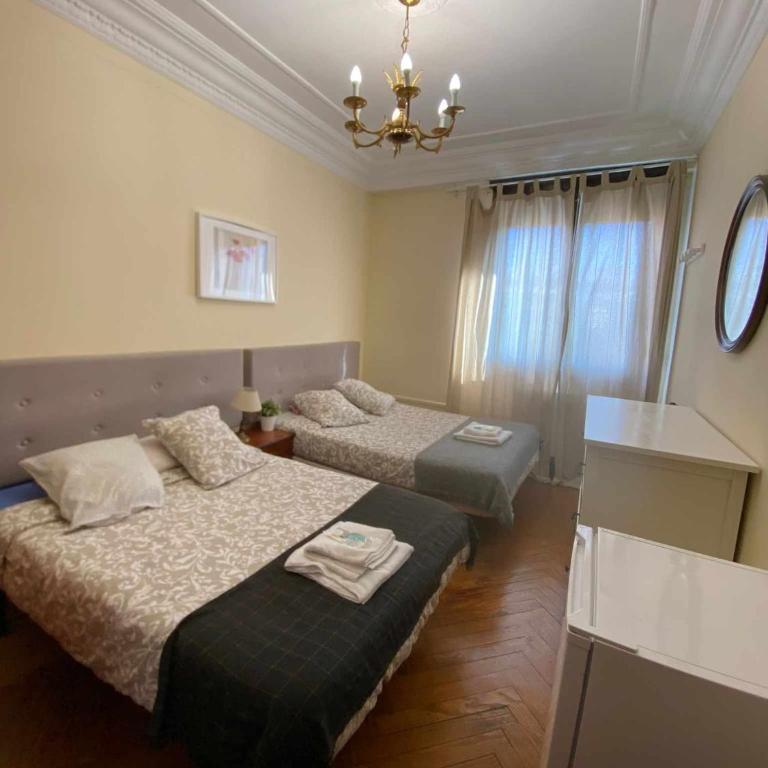 FlipHouse Rooms Pensión⭐ - Large Double Room - 2