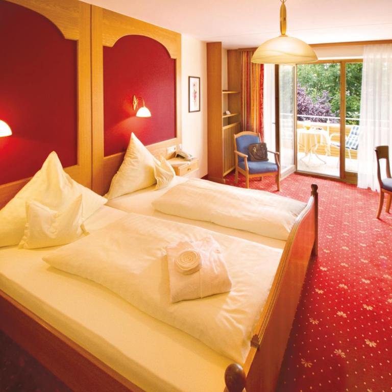 Hotel Astoria - Alexandra Krämer eK - Doppelzimmer mit Balkon - 2