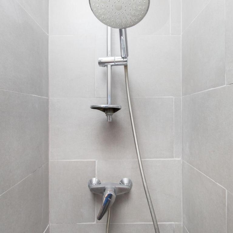 Cathedral Apartments - Standard Studio - 6