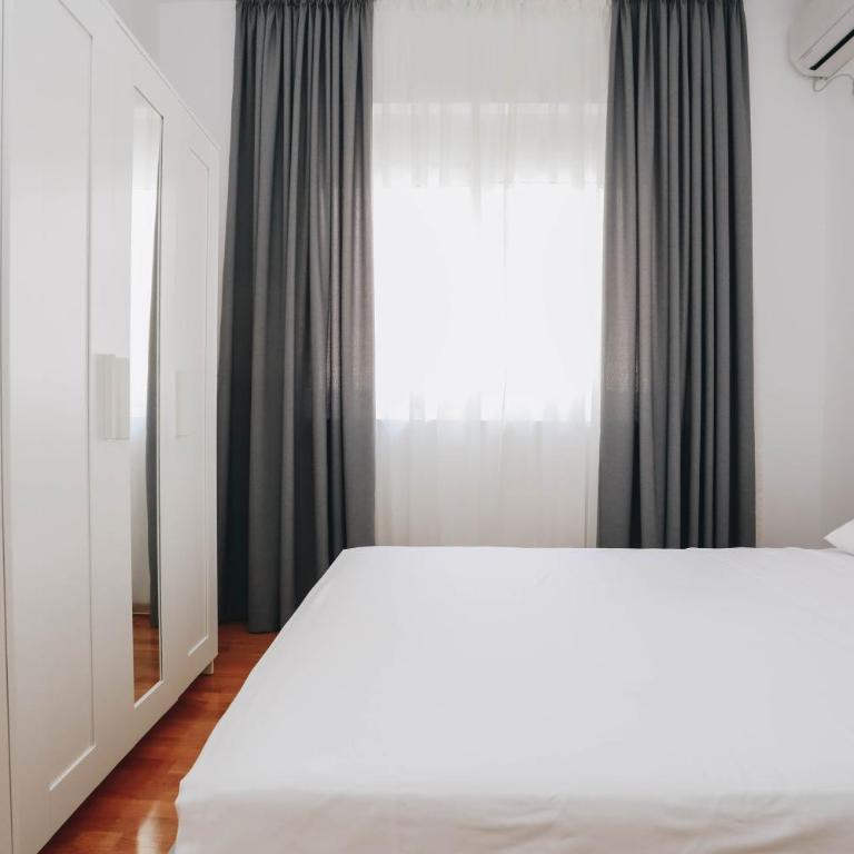 Status-M Apartments Sunny Side - Two-Bedroom Apartment with Mountain View - 9