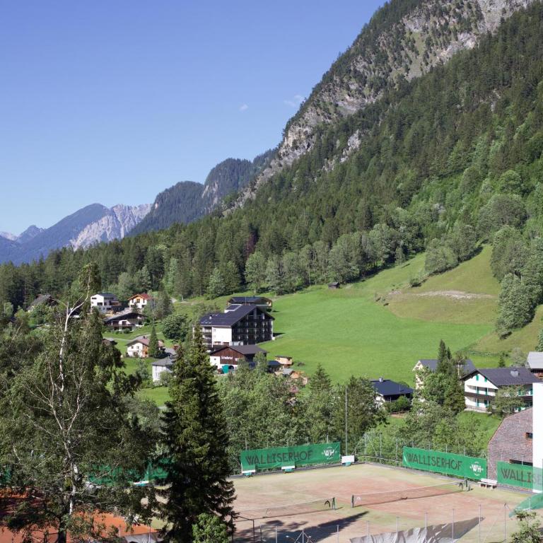 Walliserhof - Family Room with Mountain View - 2