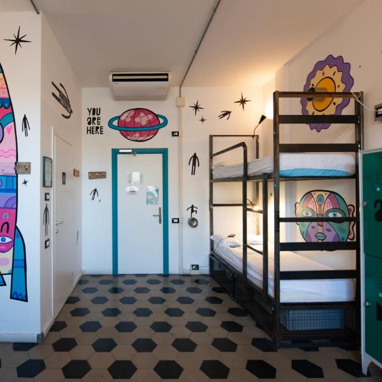 Madama Hostel & Bistrot - Posto Letto in Dormitorio Misto con 8 Letti - 3