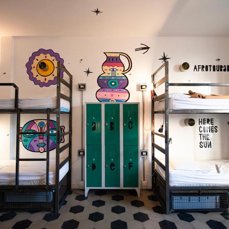 Madama Hostel & Bistrot - Posto Letto in Dormitorio Misto con 8 Letti - 4