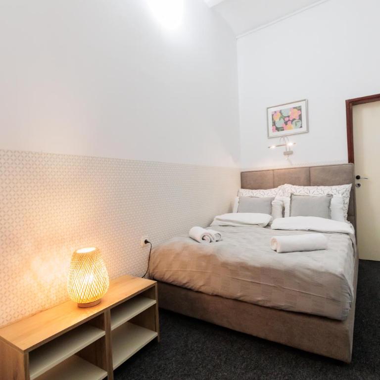 Apartments & Rooms Pia - Apartment - 11