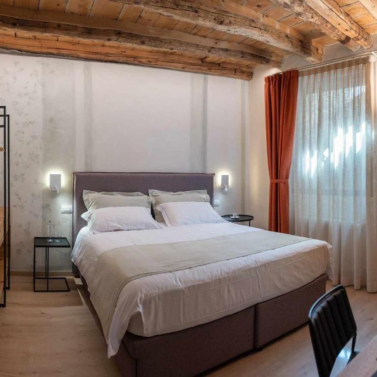 Buranelli Charme Rooms - Chambre Double Deluxe avec Douche - 4