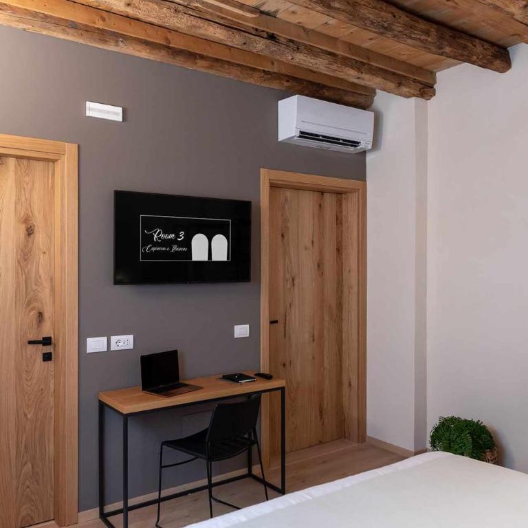 Buranelli Charme Rooms - Chambre Double Deluxe avec Douche - 6