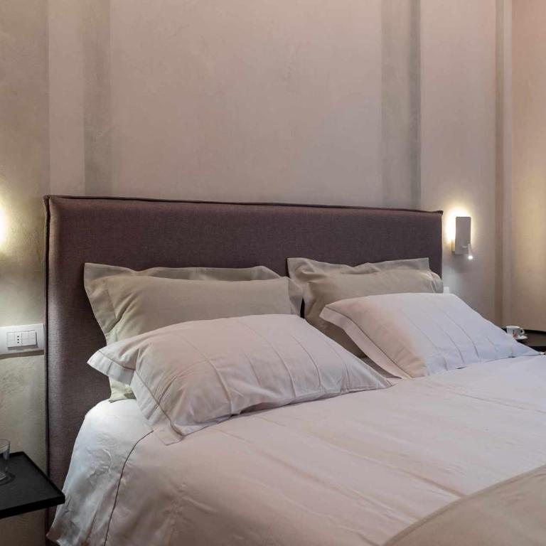 Buranelli Charme Rooms - Chambre Double Deluxe avec Douche - 8