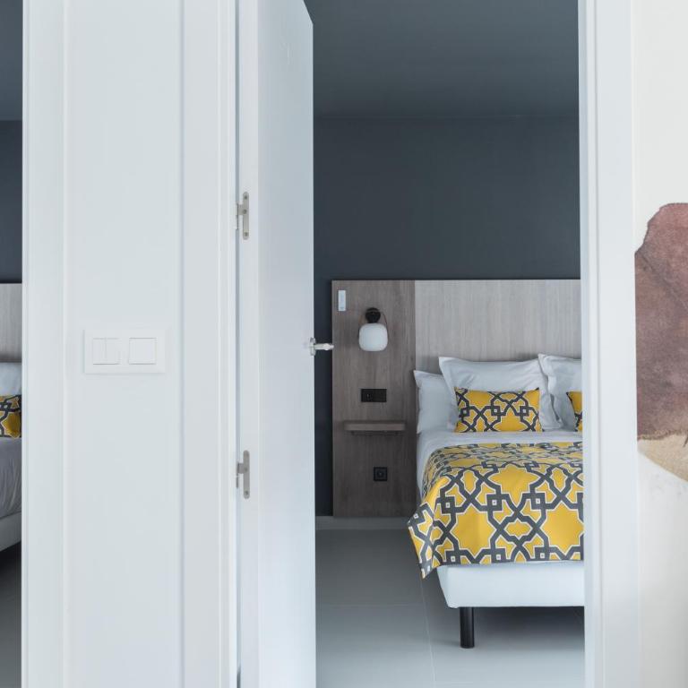 Dobo Madrid Las Torres - Two-Bedroom Apartment with Terrace - 10