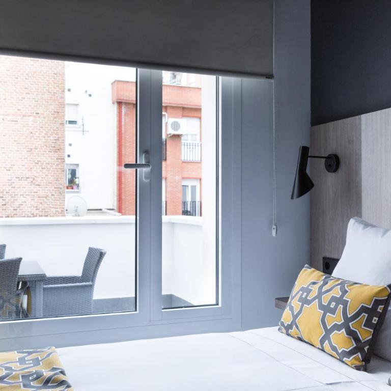 Dobo Madrid Las Torres - Two-Bedroom Apartment with Terrace - 8
