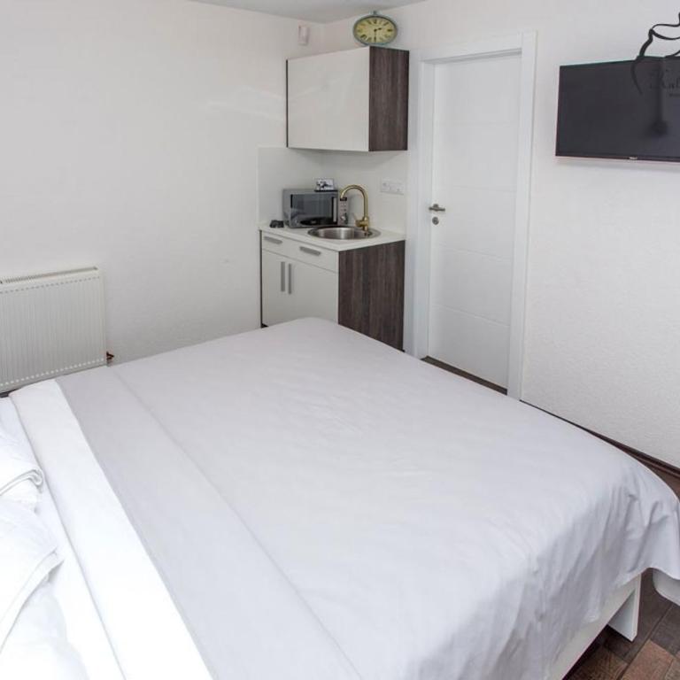 Villa Ostrovica - Three-Bedroom Villa - 12